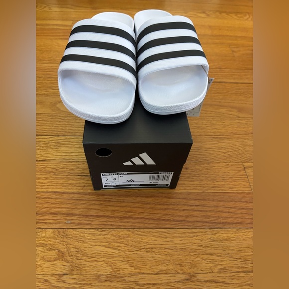 Adidas Adilette Slide Unisex Men’s 7-Women’s 8 White/Black Stripes Shoes New - Picture 3 of 6